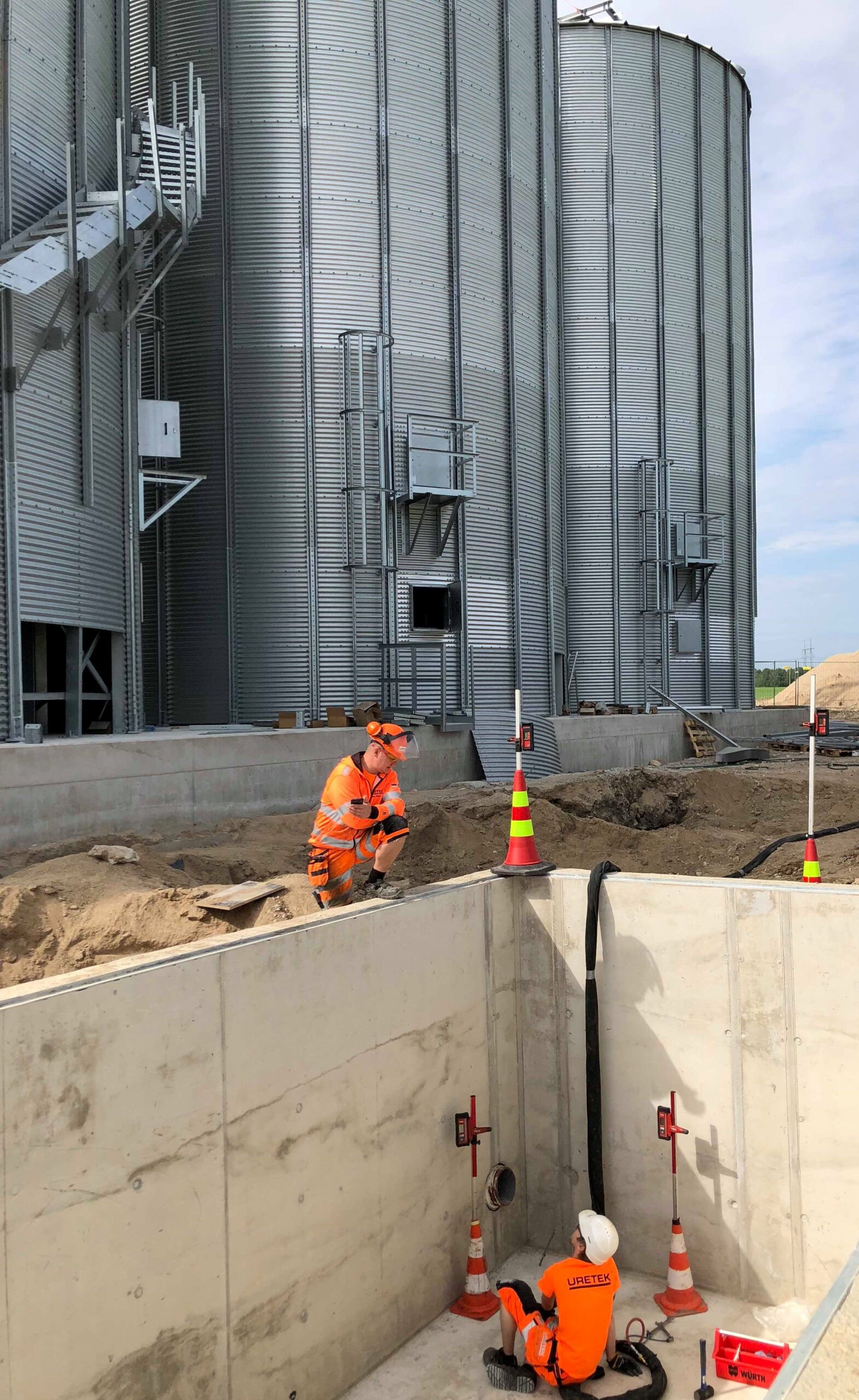 Comparison of concrete works and URETEK technology. Pros and cons