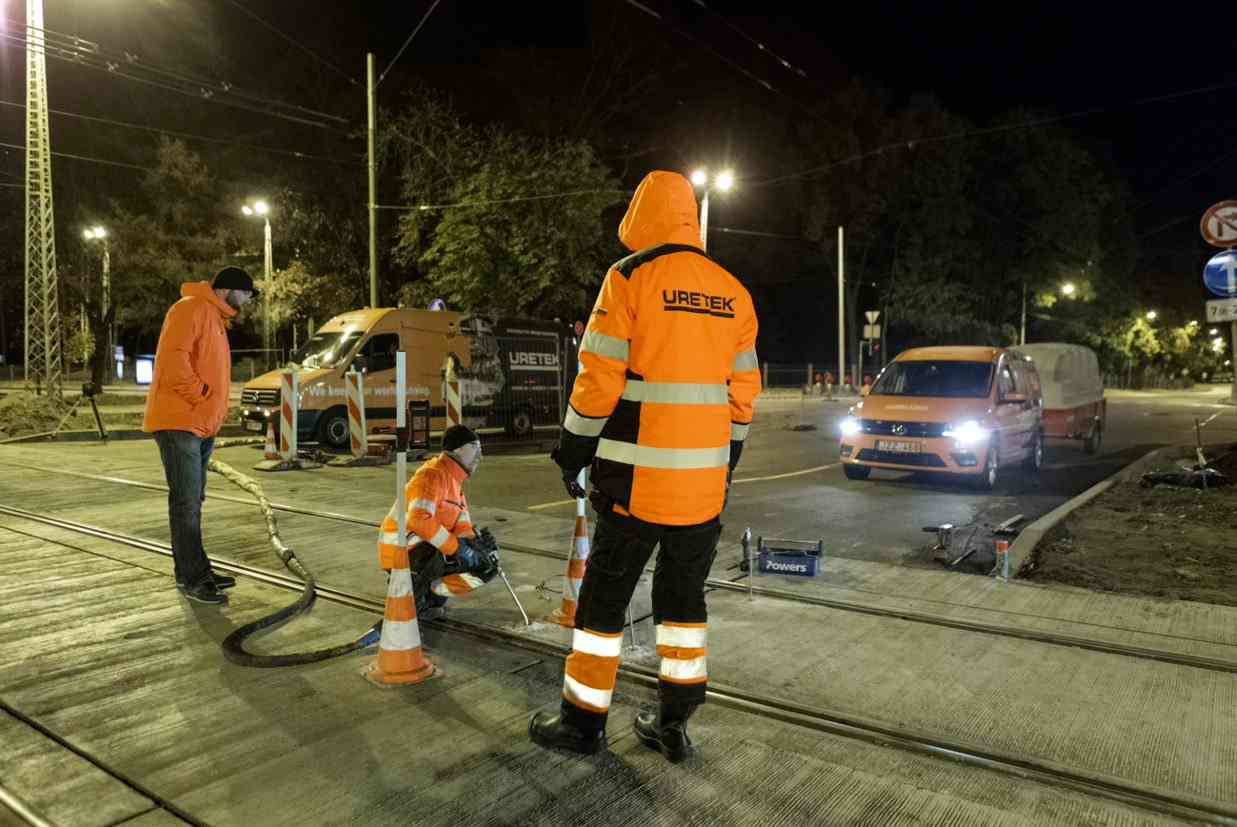 Stopping the subsidence of Riga tramway, restoring its bearing capacity and re-levelling the concrete slabs