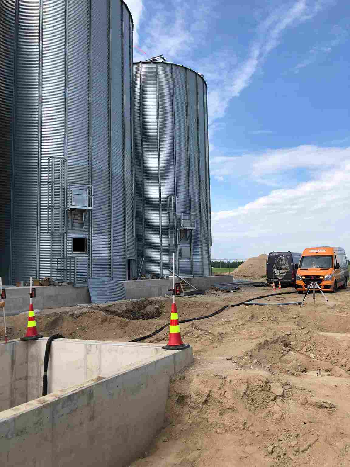Lifting of concrete slabs and soil compaction at Vao Agro silo storage